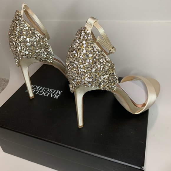 Badgley Mischka Eleanor Sandal Ivory Satin Sz 9.5 - Picture 11 of 14